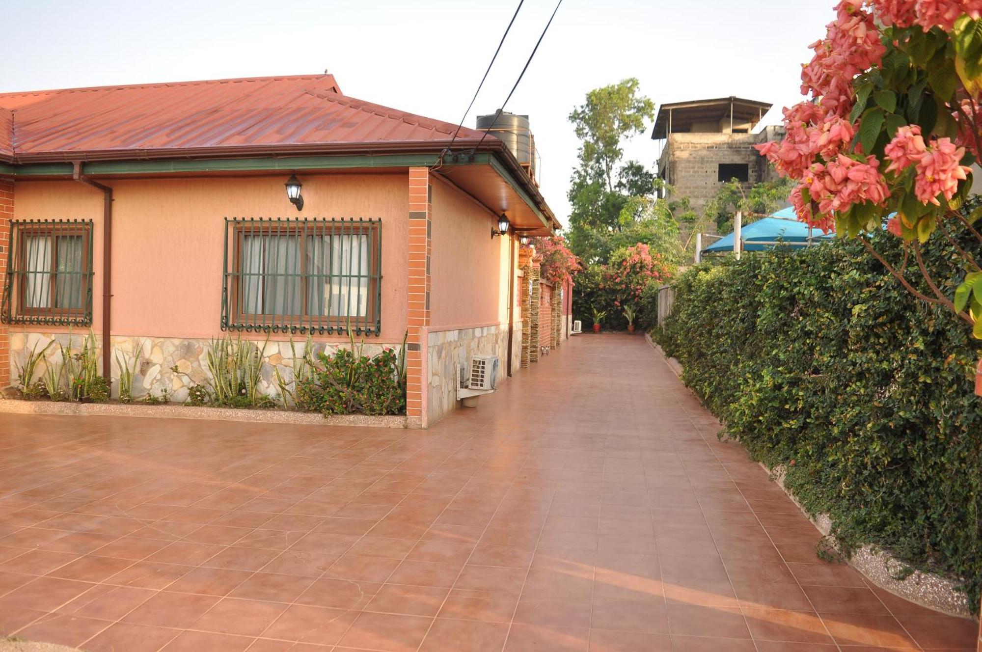 Santa Monica Home Lodge Senchi Ngoại thất bức ảnh
