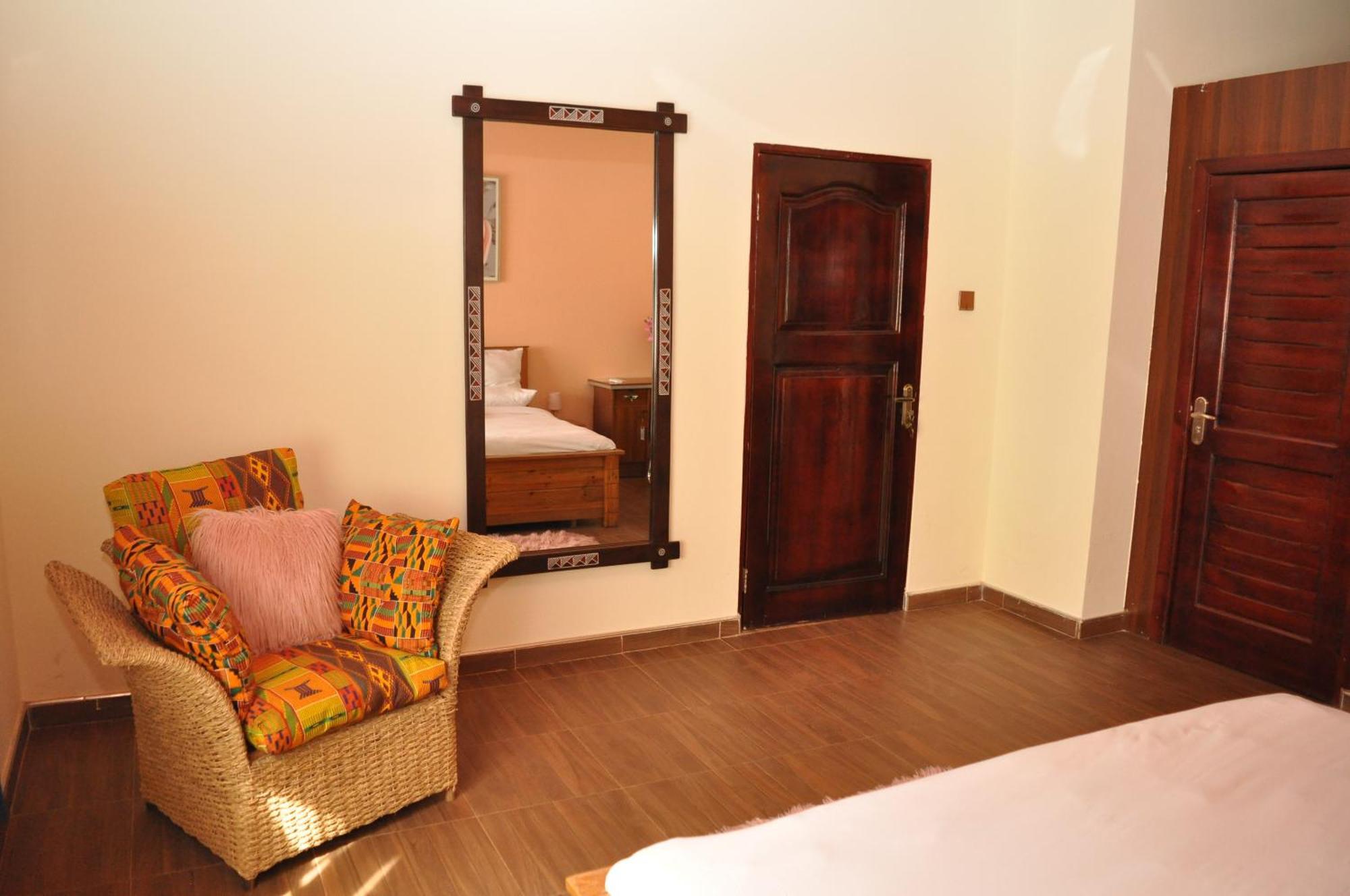 Santa Monica Home Lodge Senchi Ngoại thất bức ảnh