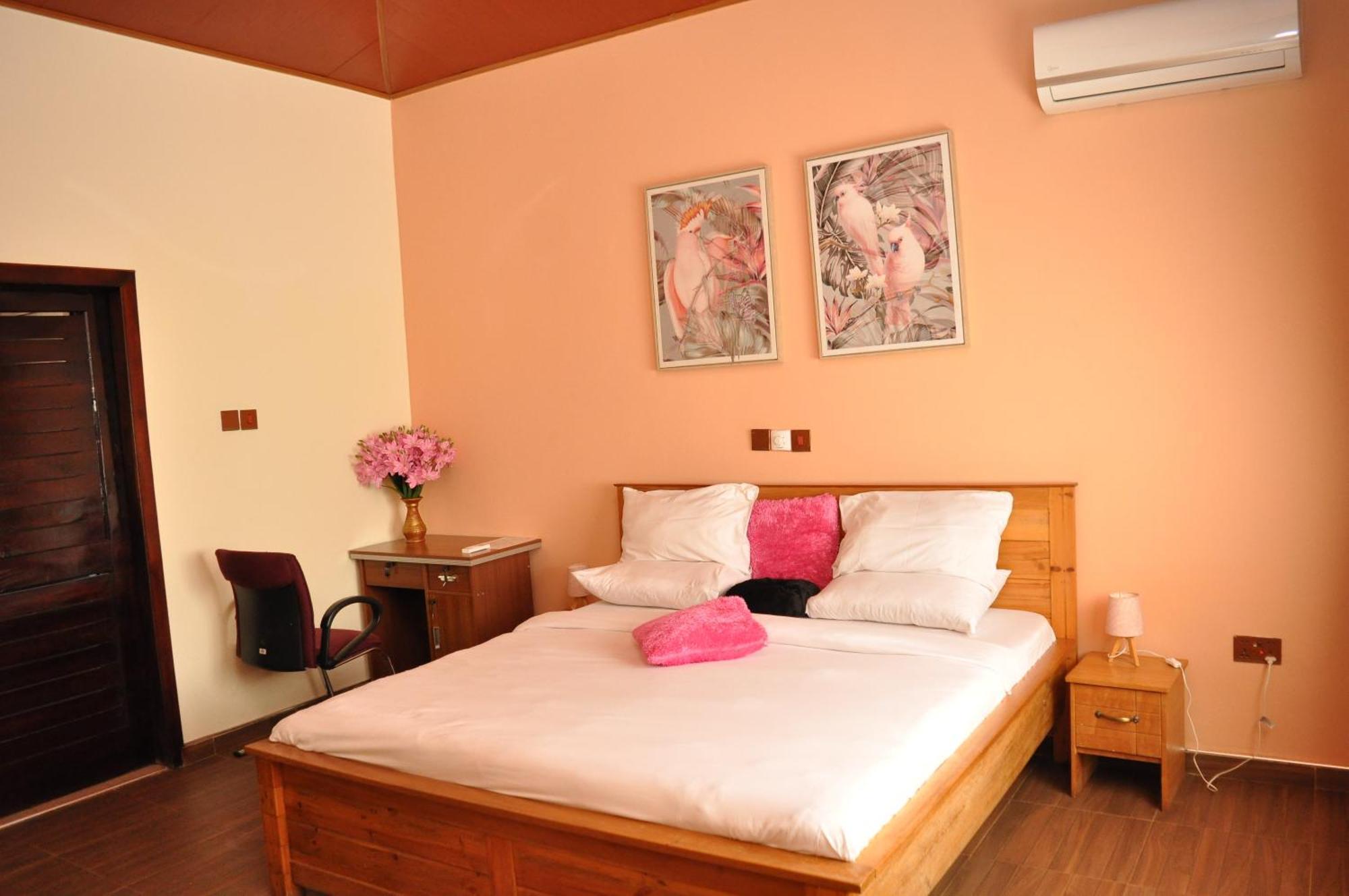 Santa Monica Home Lodge Senchi Ngoại thất bức ảnh