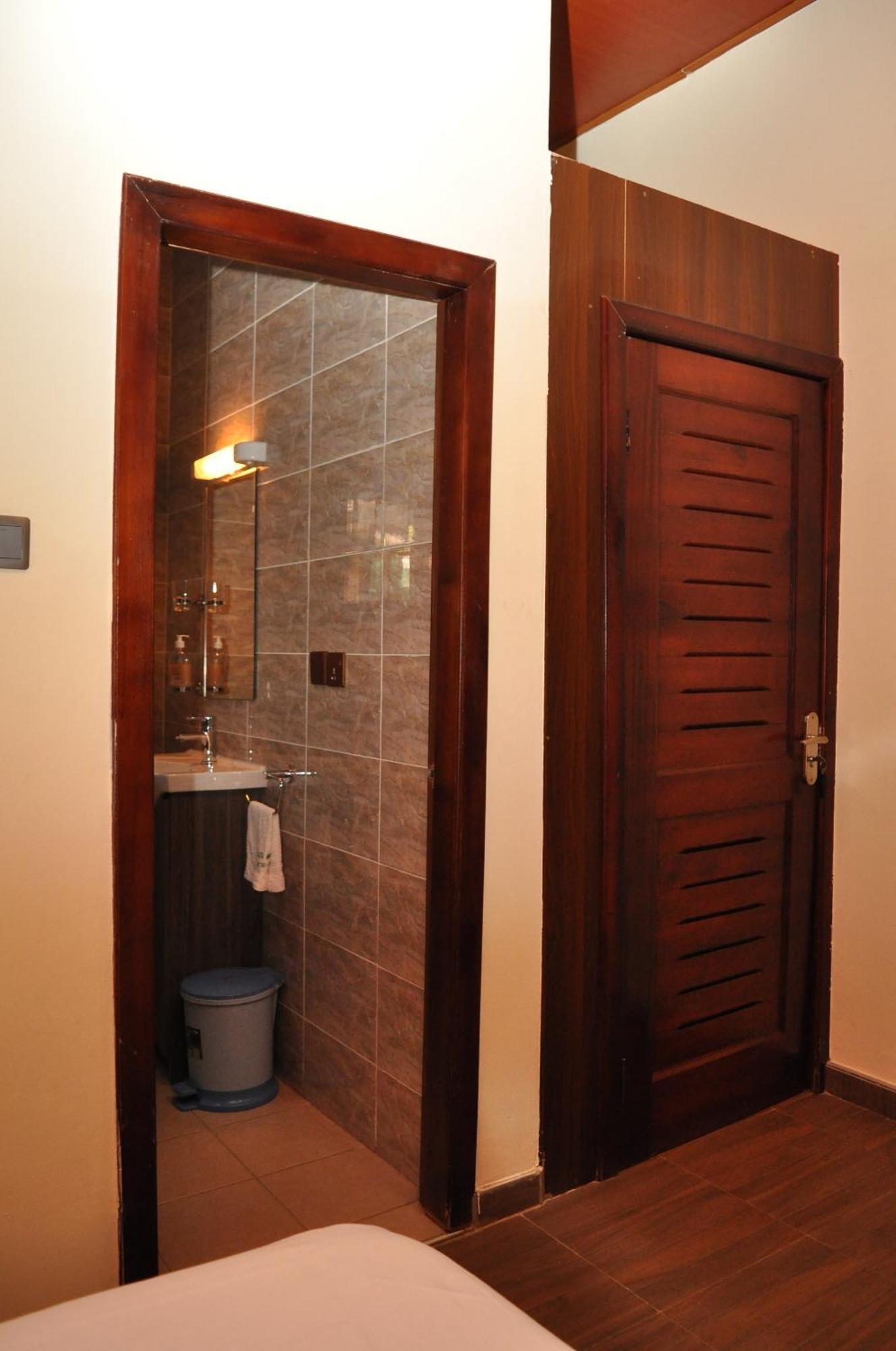 Santa Monica Home Lodge Senchi Ngoại thất bức ảnh
