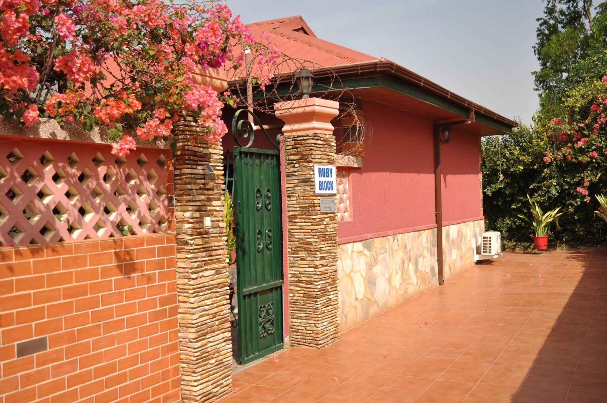 Santa Monica Home Lodge Senchi Ngoại thất bức ảnh