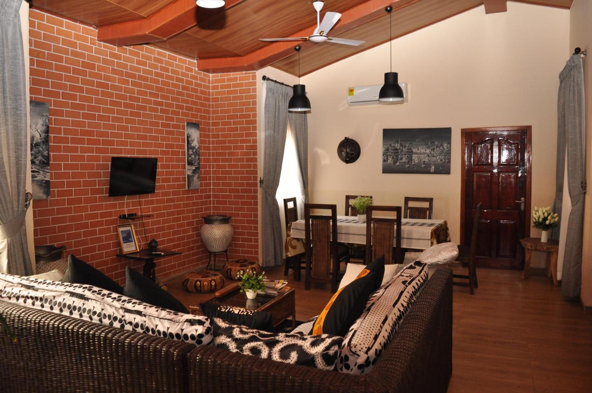 Santa Monica Home Lodge Senchi Ngoại thất bức ảnh