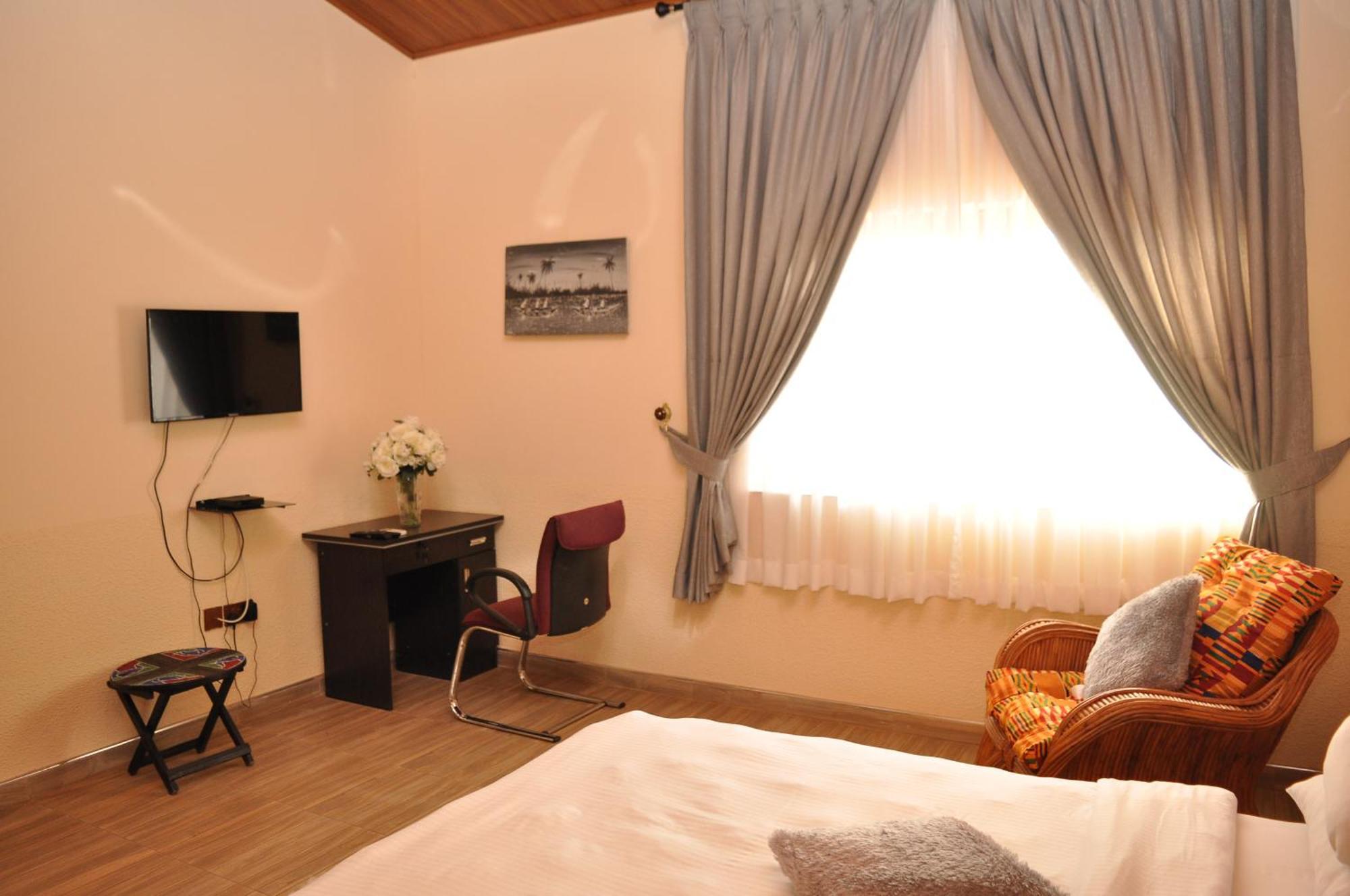 Santa Monica Home Lodge Senchi Ngoại thất bức ảnh